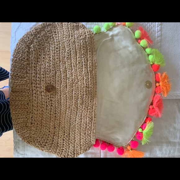 Lilly Pulitzer Cluch - Picture 2 of 6